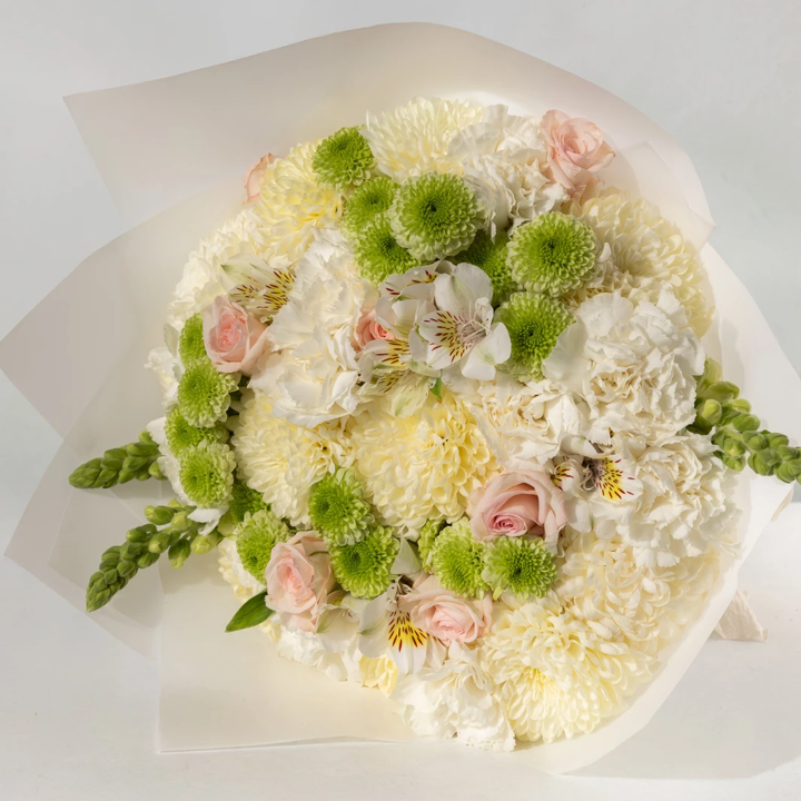 Ramo de Claveles Blancos y Margaritas