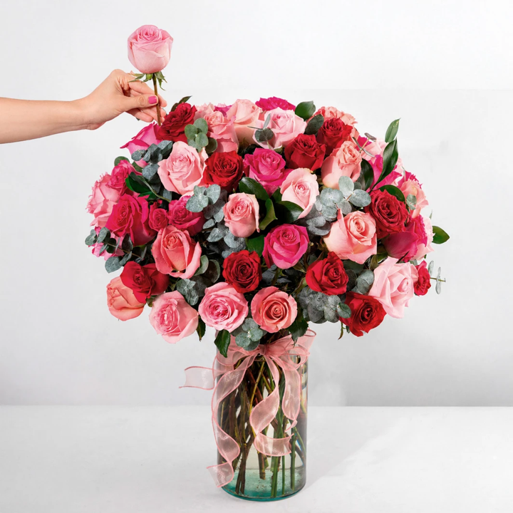 Arreglo de 50 Rosas Combinadas