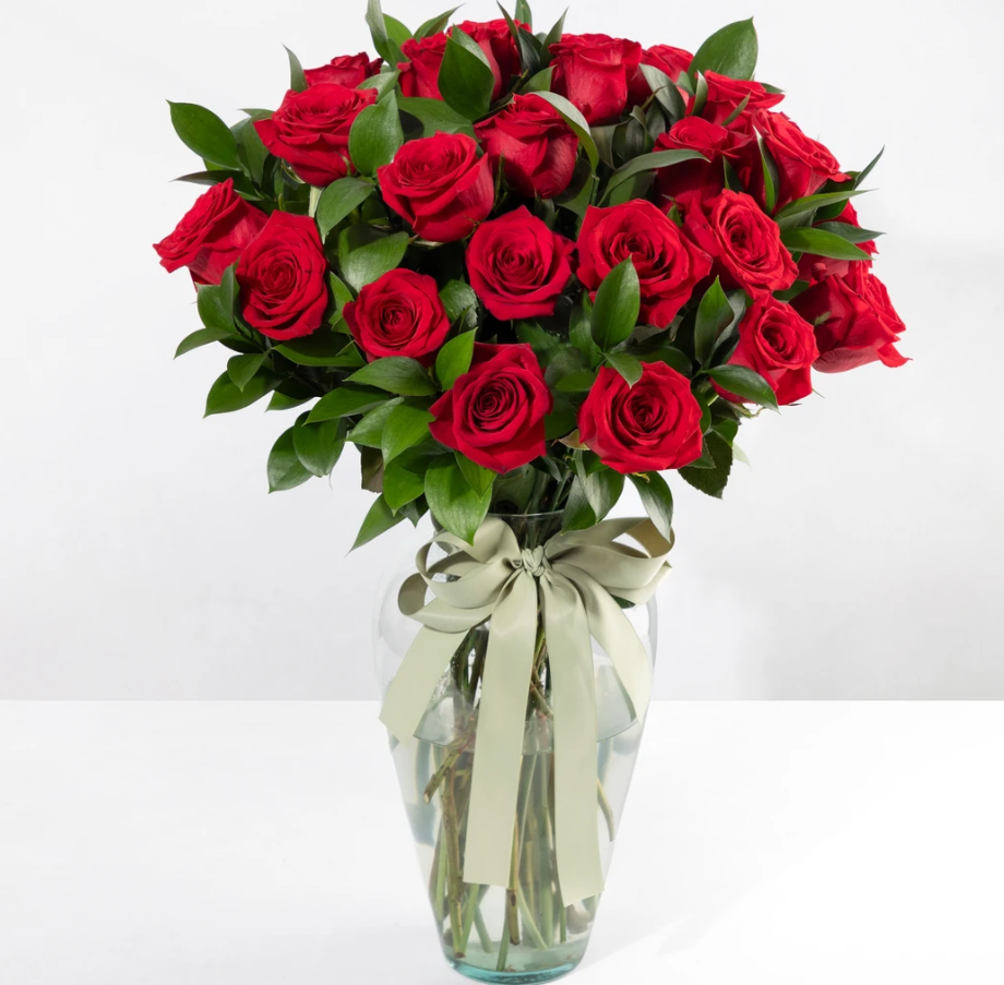 Clásico Amor con 24 Rosas Rojas
