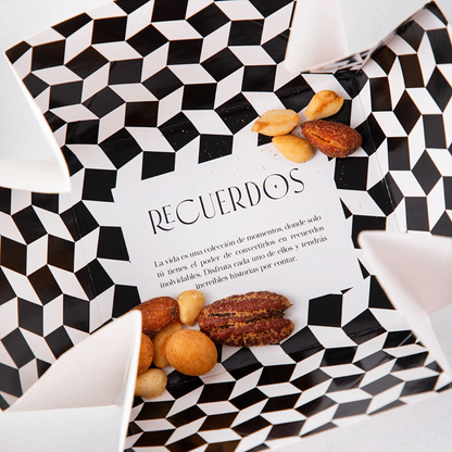 Personaliza Vino tinto con etiqueta "Thank you" y botanas