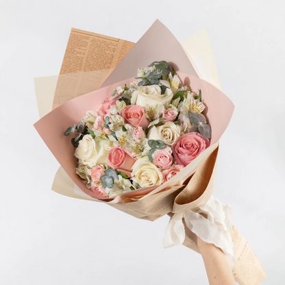 Cariño Ramo de Rosas Rosa y Blancas
