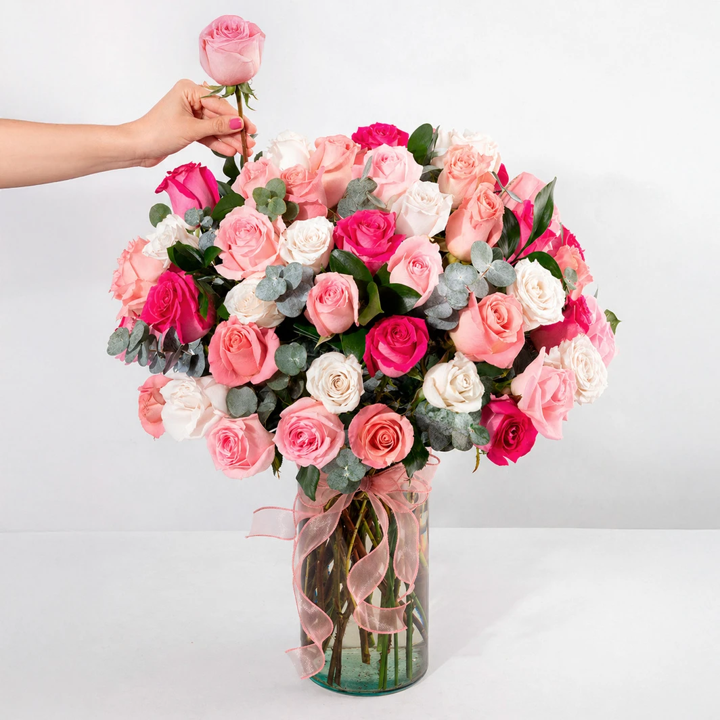 Arreglo de 50 Rosas Combinadas