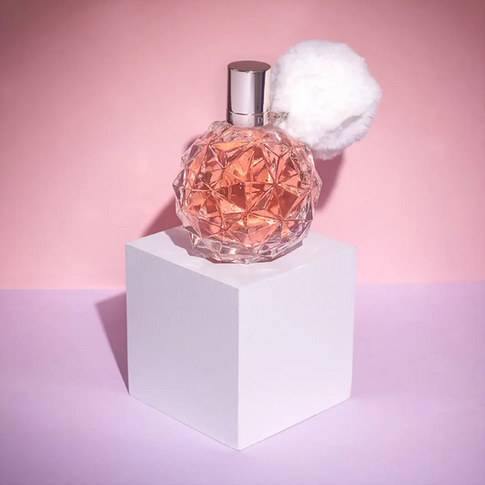 Toque de Dulzura con Perfume Ariana Grande "Ari" 100 ML