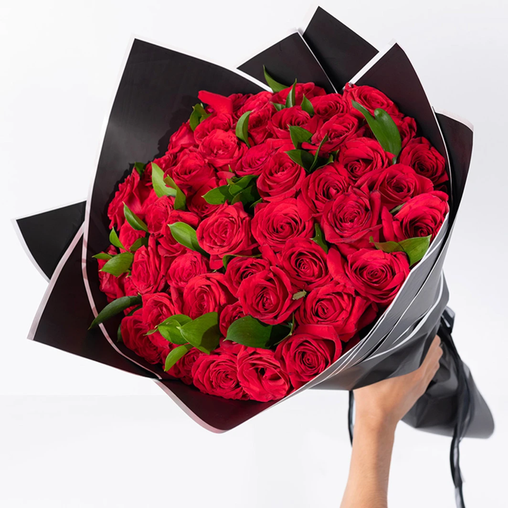 Gran Ramo de Amor con 50 Rosas Rojas