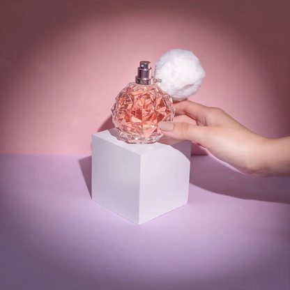 Toque de Dulzura con Perfume Ariana Grande "Ari" 100 ML