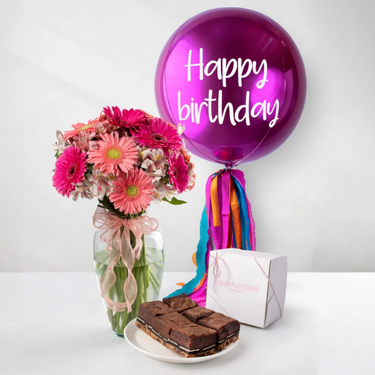 Kit Cumpleañero: Brownies con Arreglo de Gerberas y Globo