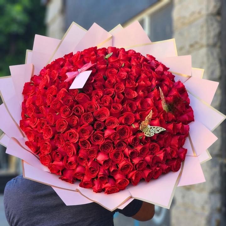 Ramo de 200 rosas rojas